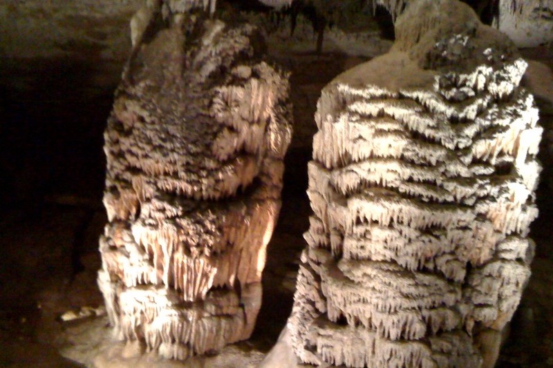 The Hall of Giants in Fantastic Caverns